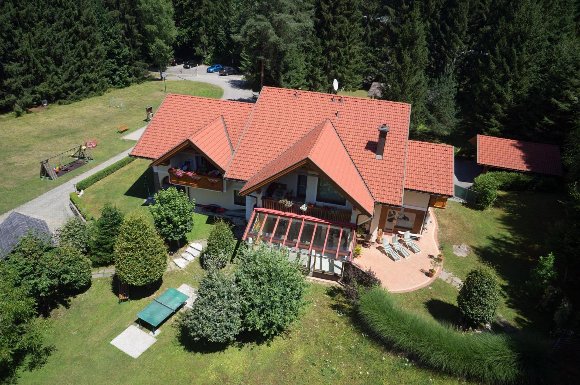 Ferienparadies Truppe Velden am Woerthersee Exterior photo