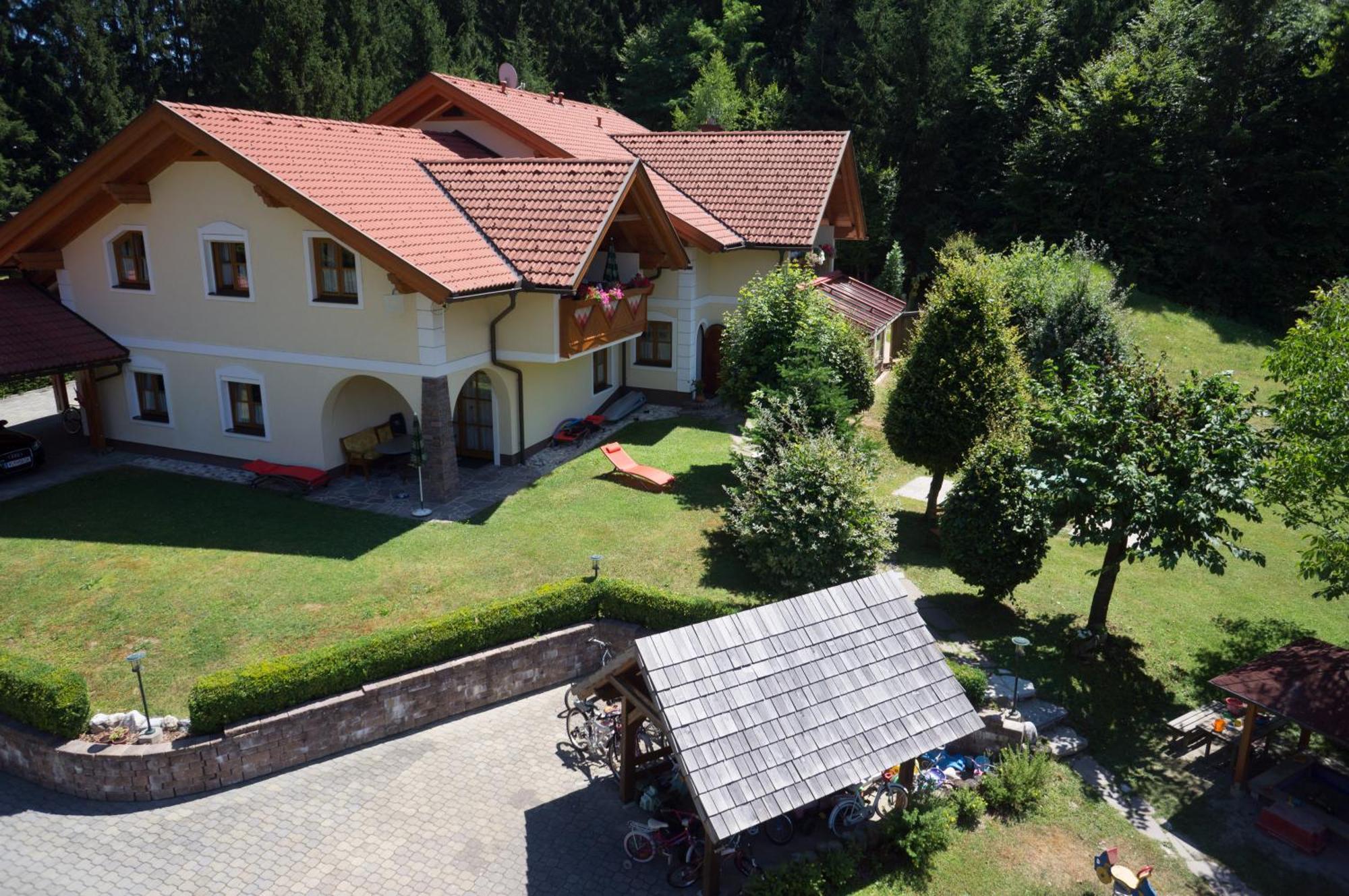 Ferienparadies Truppe Velden am Woerthersee Exterior photo